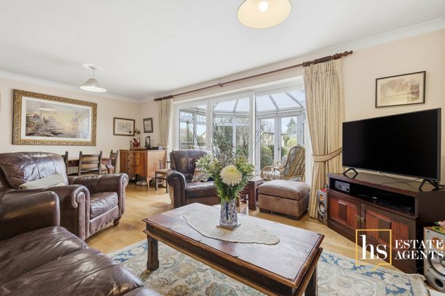6 bed property, in Cornsland, £900,000