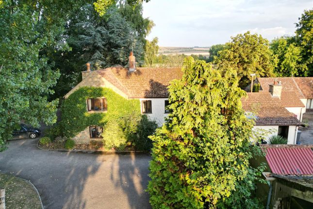 6 bed property, in Hisomley, £1,600,000