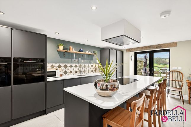 5 bed property, in Cob Lane, £680,000