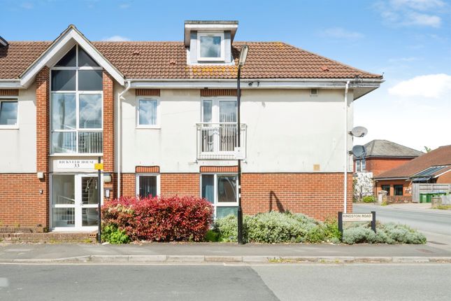 2 bed property, in Kingston Road, £140,000