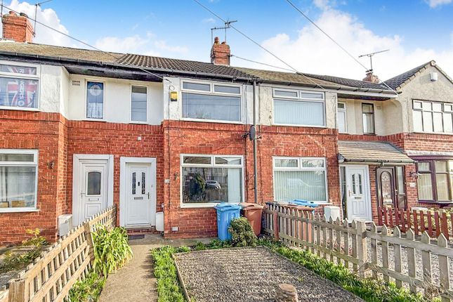 2 bed property, in Wold Road, £110,000
