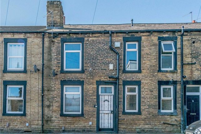 2 bed property, in South Street, £145,000