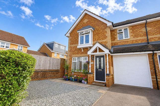 3 bed property, in Redwing, £375,000