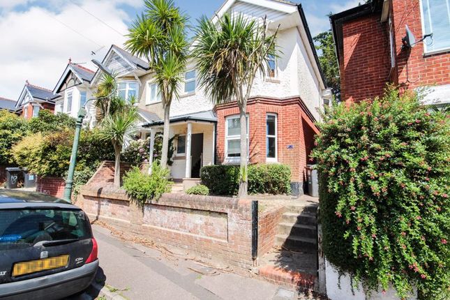 3 bed property, in Acland Road, £300,000