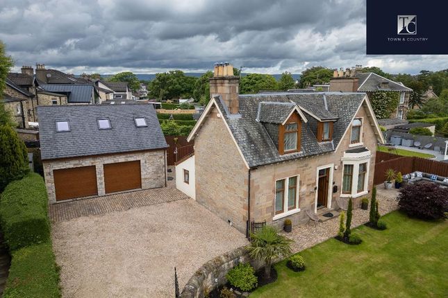 4 bed property, in Cumbernauld Road, £465,000