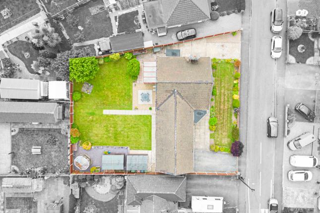 3 bed property, in Peak Avenue, £350,000