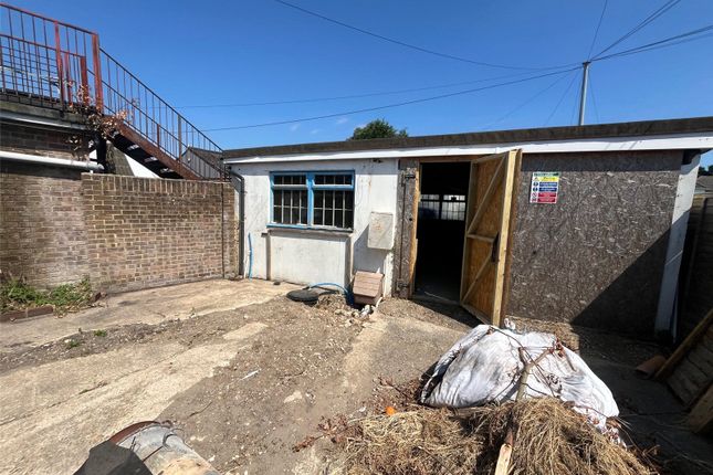 1 bed property, in Ashley Road, £80,000