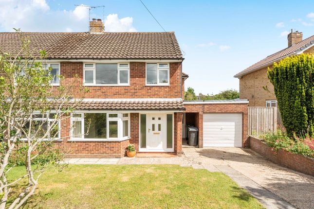 4 bed property, in Hillside Road, £700,000
