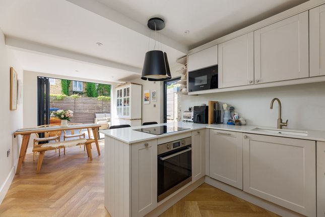 2 bed property, in Percy Road, £550,000