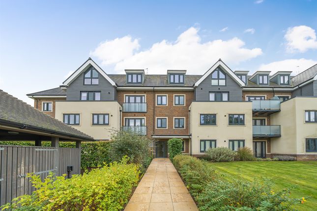 1 bed property, in Institute Road, £230,000