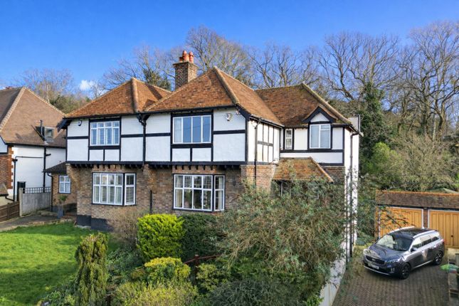 3 bed property, in Abbotsbury Road, £800,000