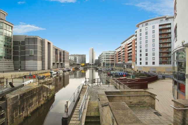 1 bed property, in Armouries Way, £85,000