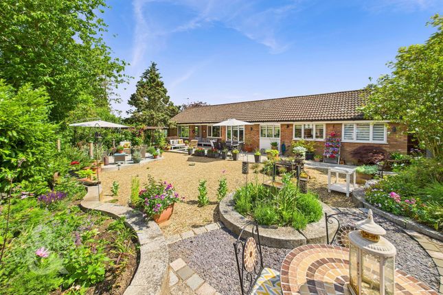 4 bed property, in Redenhall, £600,000