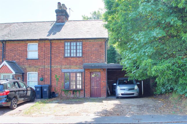 2 bed property, in Dixons Hill Road, £435,000