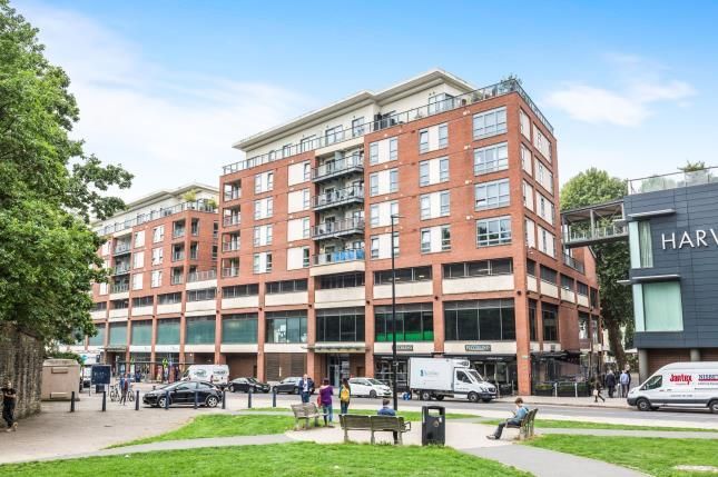2 bed property, in Broad Weir, £275,000