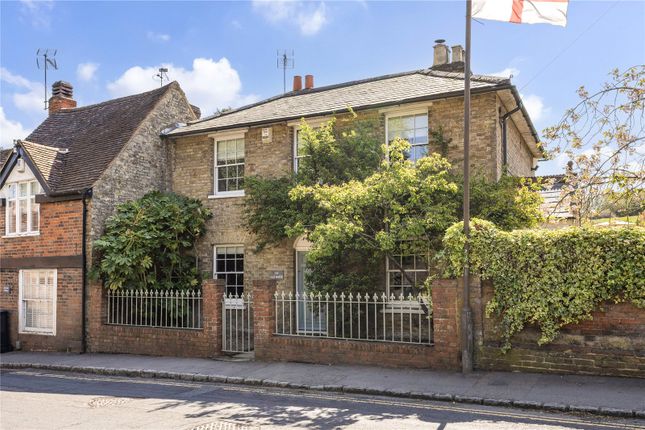 3 bed property, in Deanway, £1,150,000