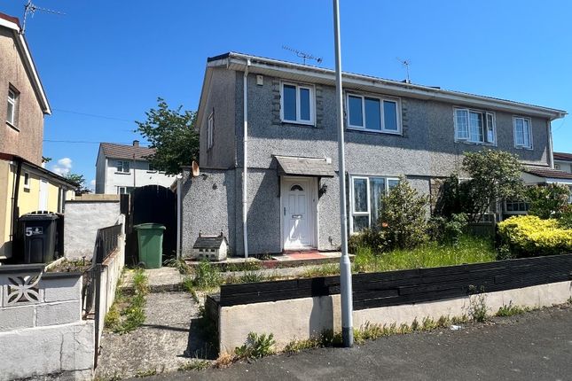 3 bed property, in 6 Stowe Gardens, £90,000