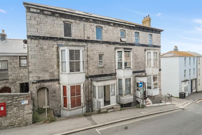 1 bed property, in Fortuneswell, £100,000