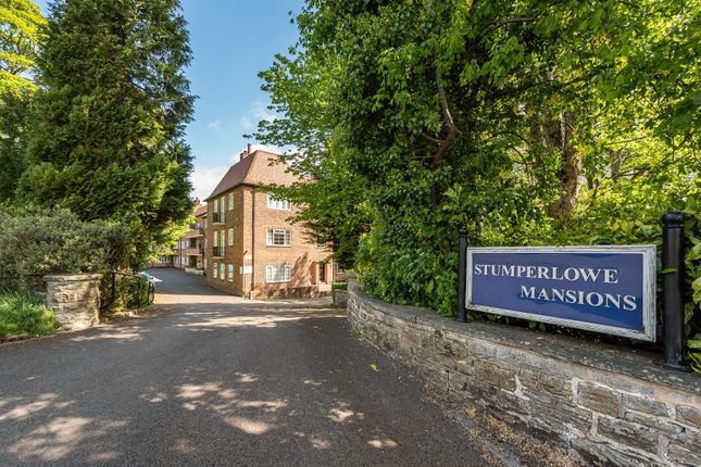 1 bed property, in Stumperlowe Lane, £130,000