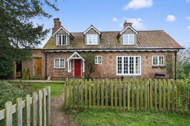 4 bed property, in The Bungalow & Paddock, £750,000