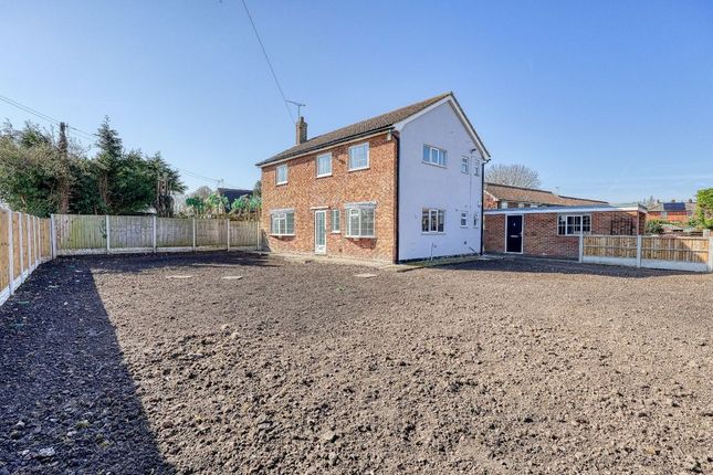 3 bed property, in Tempertons Lane, £260,000