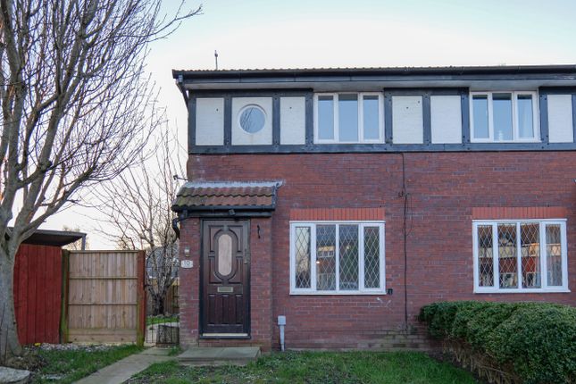 2 bed property, in Ashcroft, £125,000