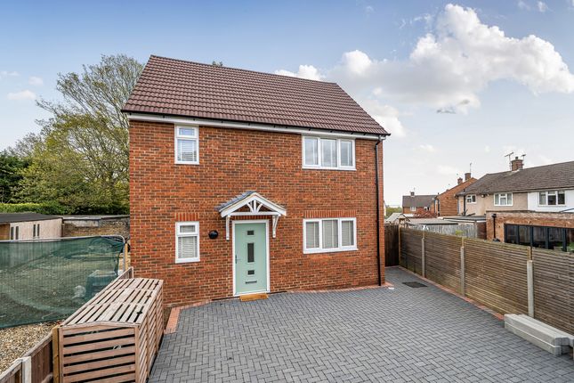 3 bed property, in Parnell Close, £550,000