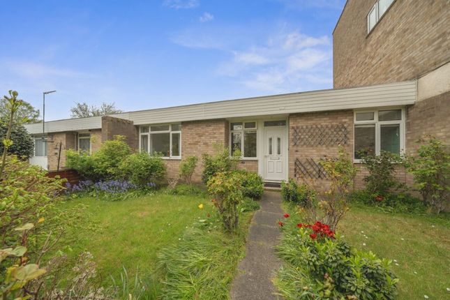 2 bed property, in Seaton Drive, £270,000