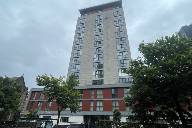 Studio, in 14 Admiral House 38-42, £59,000