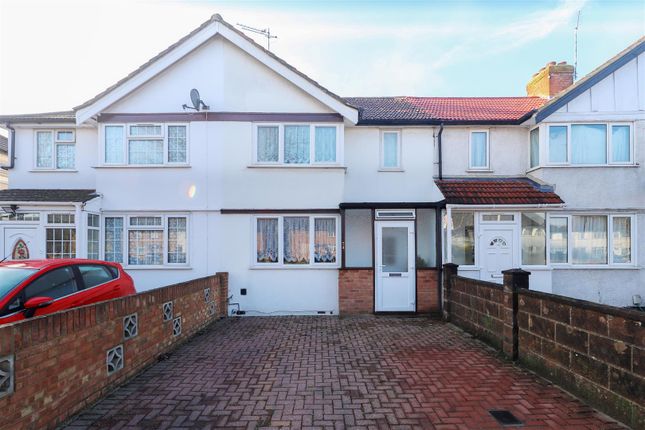 3 bed property, in Sipson Road, £465,000