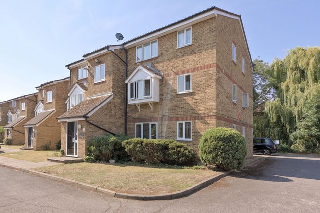 1 bed property, in Luther King Close, £250,000