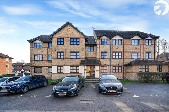 1 bed property, in Hardwick Crescent, £180,000