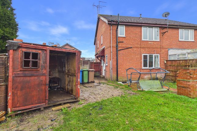 1 bed property, in Pomona Way, £110,000