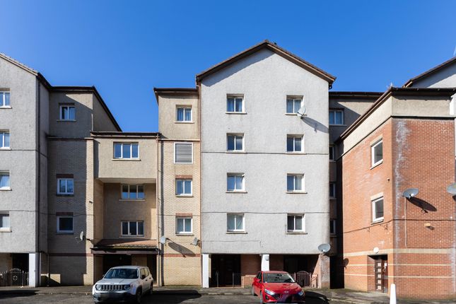 2 bed property, in Lenzie Way, £67,000