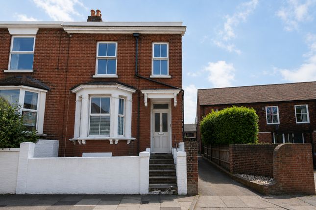 4 bed property, in Gordon Road, £395,000