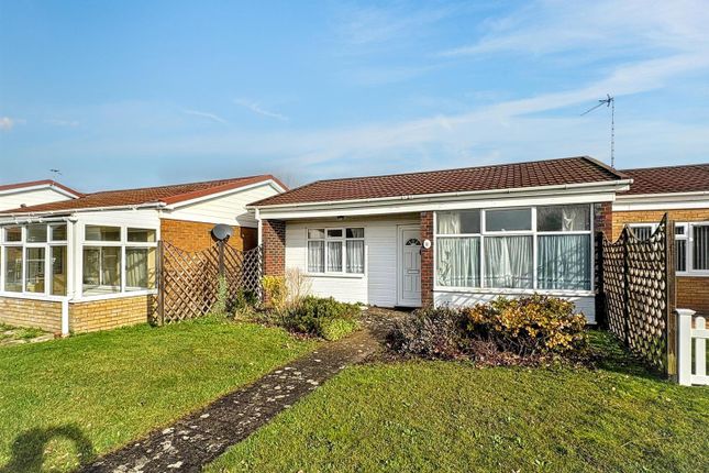 2 bed property, in Biscay Avenue, £200,000