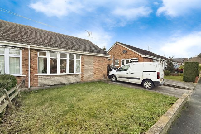3 bed property, in Town Hill Drive, £145,000