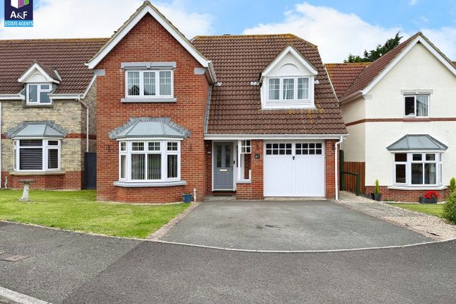 4 bed property, in Monmouth Farm Close, £359,950