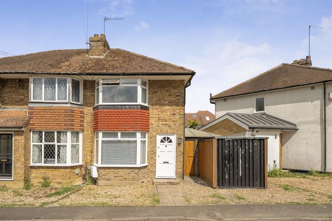 2 bed property, in Nine Stiles Close, £465,000