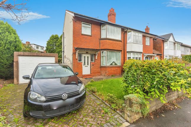 3 bed property, in Dial Park Road, £290,000