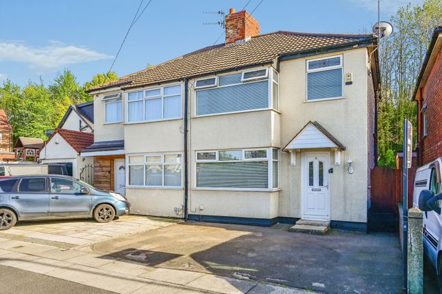 3 bed property, in Malvern Avenue, £220,000