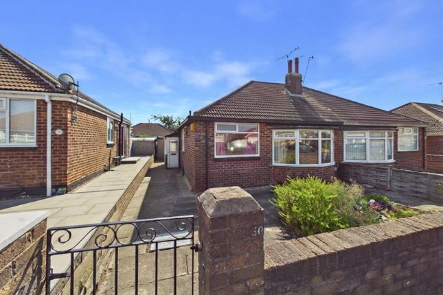 2 bed property, in Kennerleigh Walk, £210,000