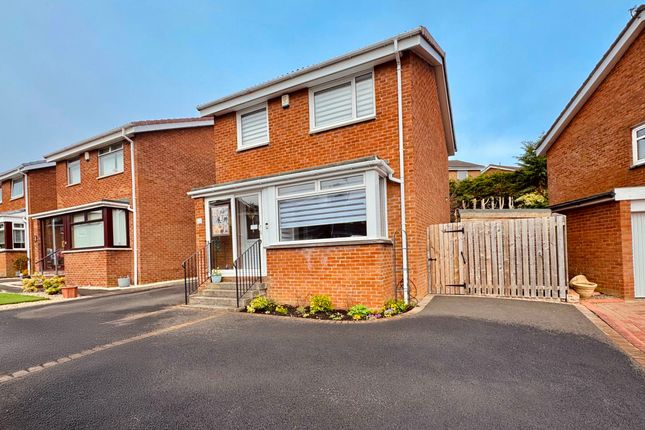 3 bed property, in Spruce Avenue, £265,000