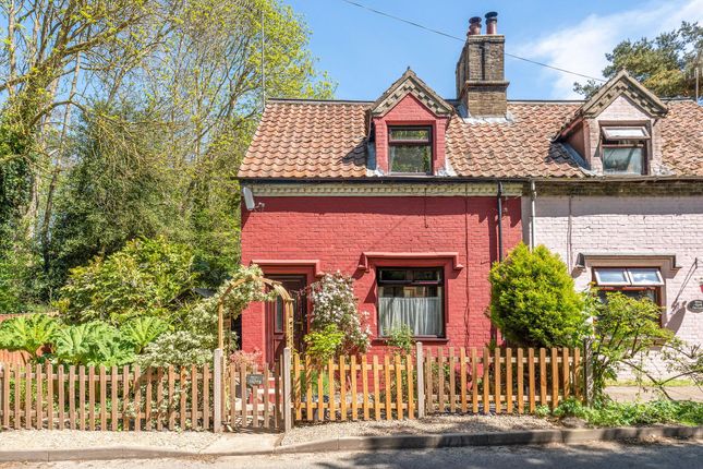 2 bed property, in Flixton Road, £300,000