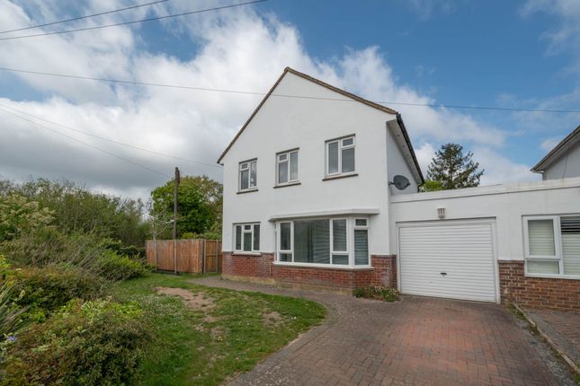 3 bed property, in Garden Close, £425,000