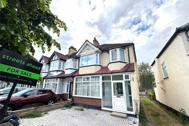 3 bed property, in Davidson Road, £485,000