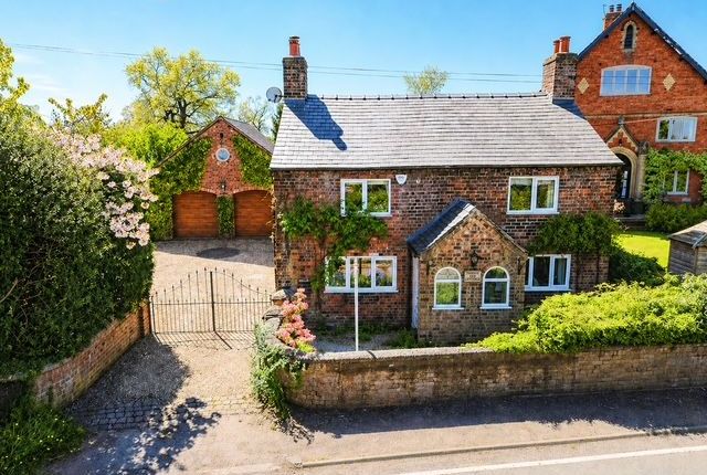 3 bed property, in Chapel End Cottage, £650,000