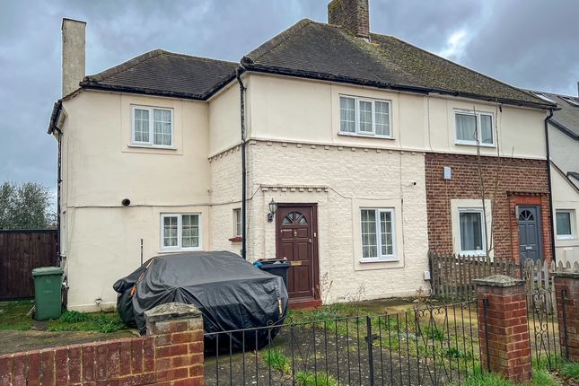 1 bed property, in Green Lane, £650,000