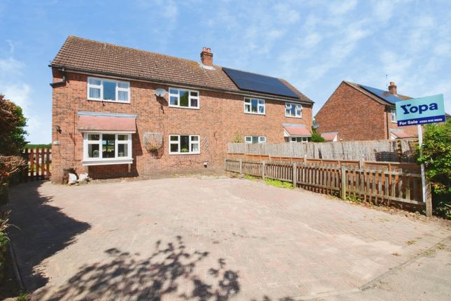 3 bed property, in Butt Hedge, £330,000