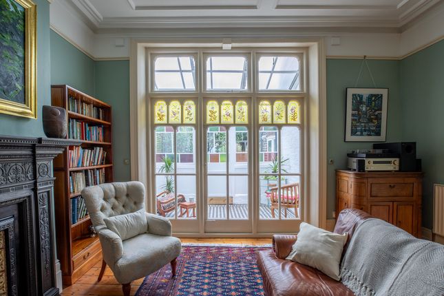 6 bed property, in Mount View Road, £1,900,000